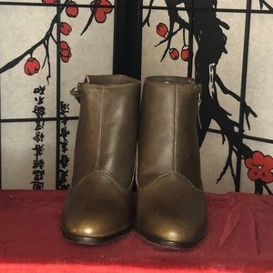 Ugg  ankle boots ..w Dolores